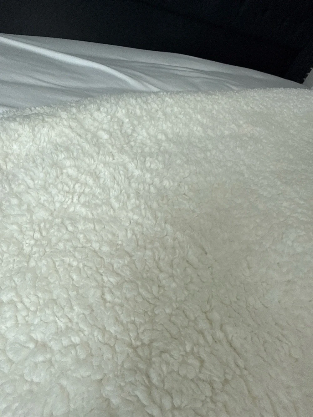 BEDELITE Fluffy King Comforter - Super Soft Sherpa